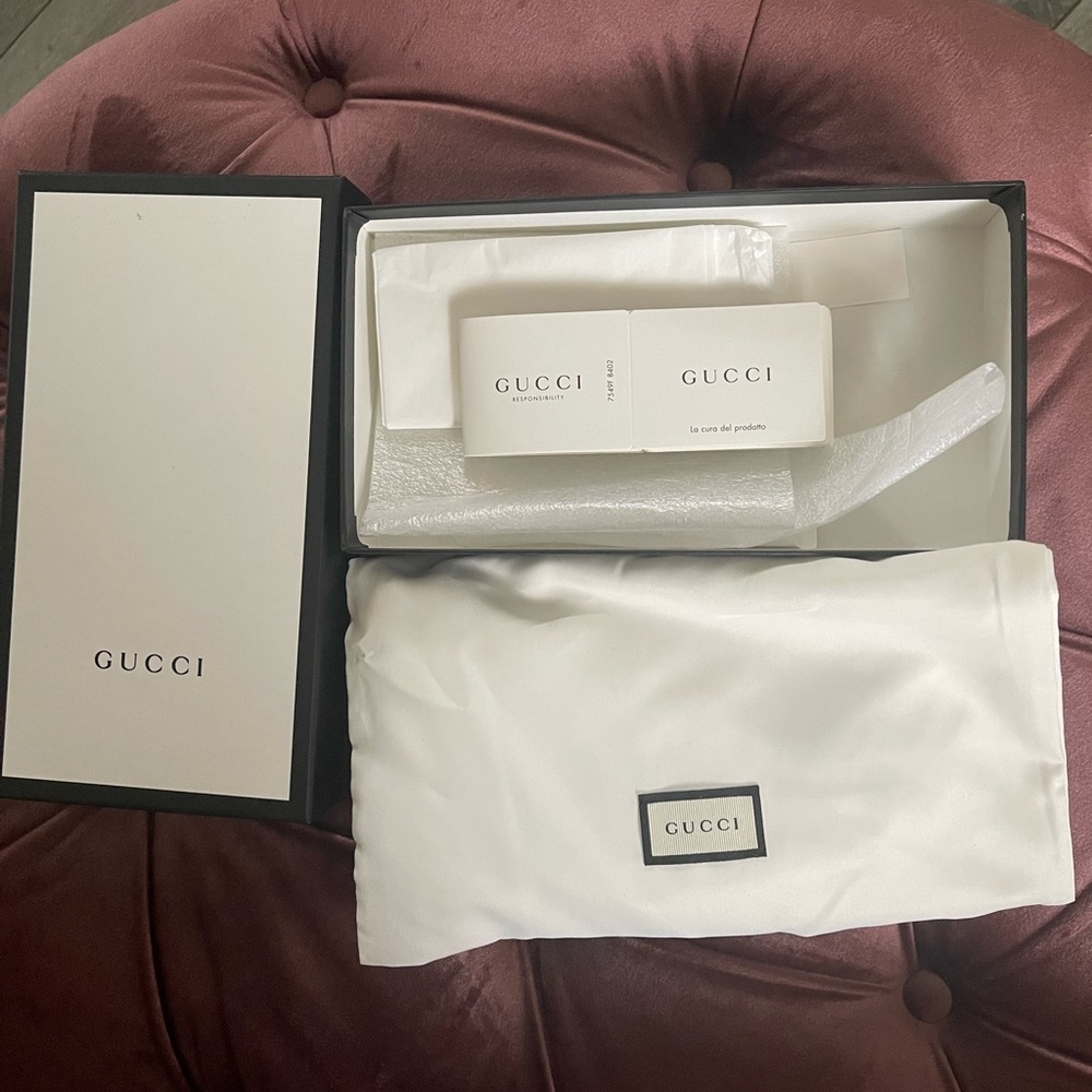 Gucci GG Supreme Monogram Tigers Wristlet - Picture 8 of 8